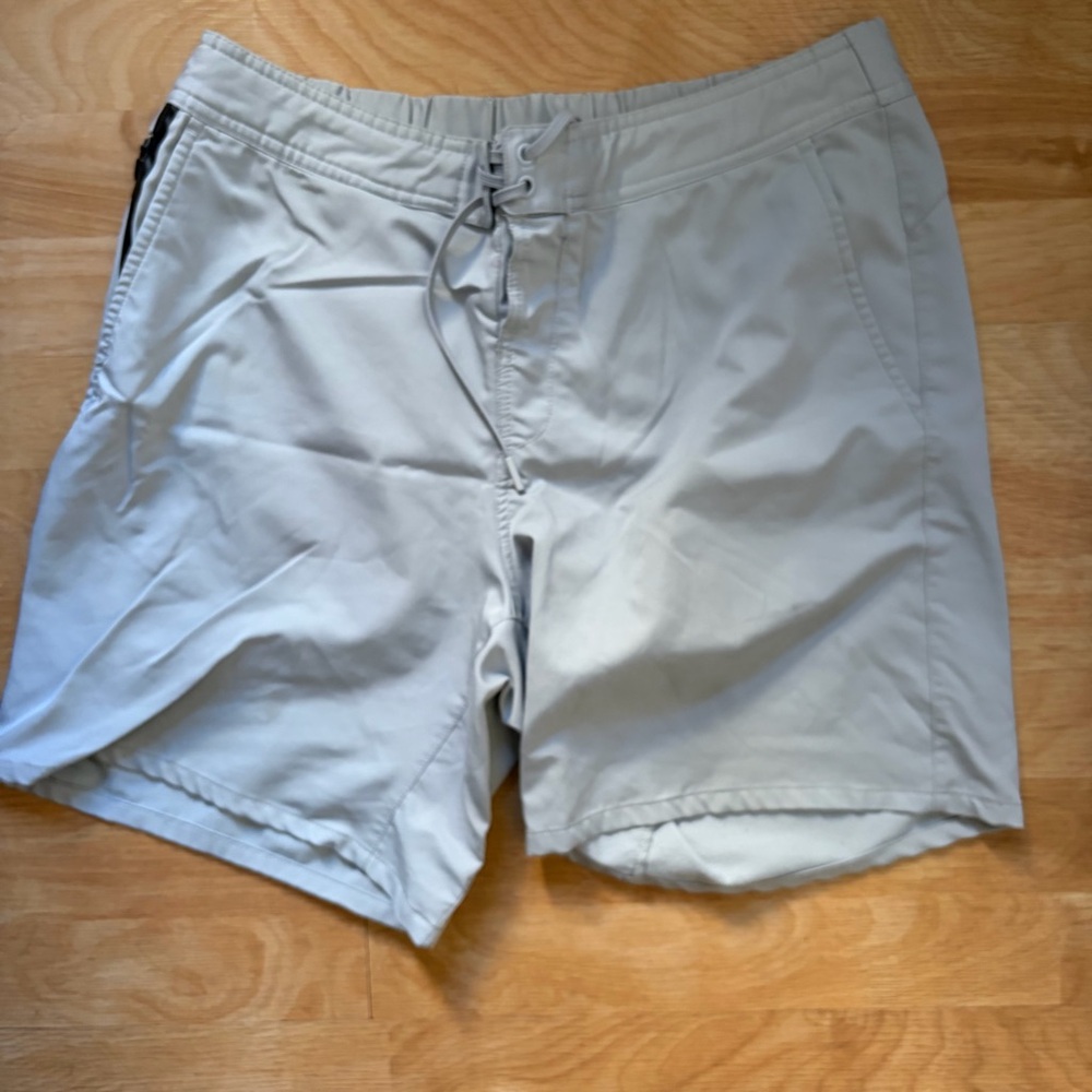 Ten Thousand The Foundation Shorts Mens M Unlined Light Grey 7" Inseam